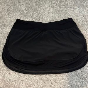 Lululemon Hotty Hot Skirt II - Black Size 6